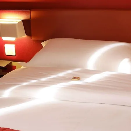 Hiro, New 2024 Hotel Paris